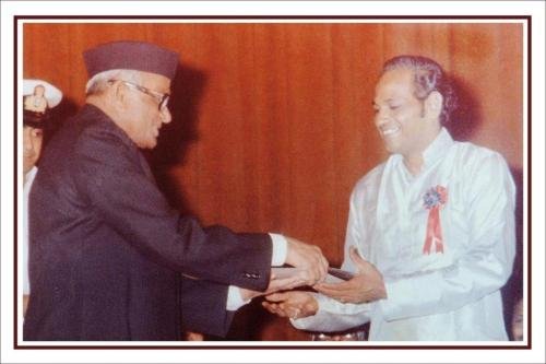 పాటు వాణి జయరాం, కేవి మహదేవన్ కూడా జాతీయ అవార్డులు అందుకున్నారు.